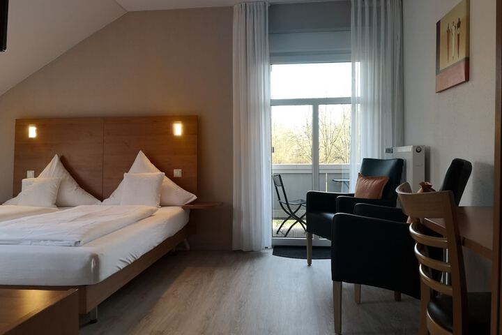 Room 4 of 41