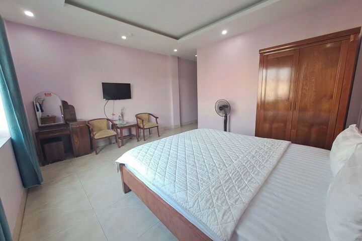 Room 28 of 42