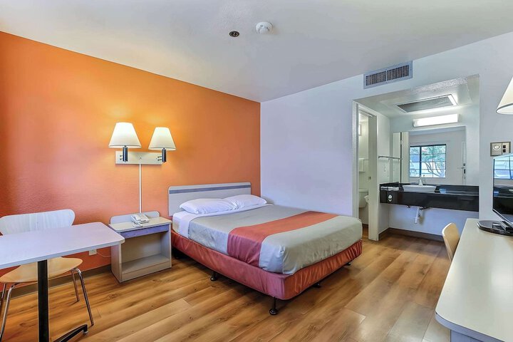Room 17 of 20