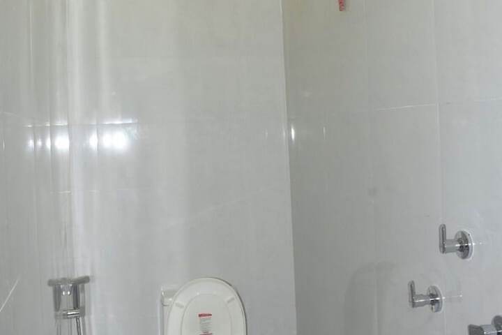 Room 12 of 23