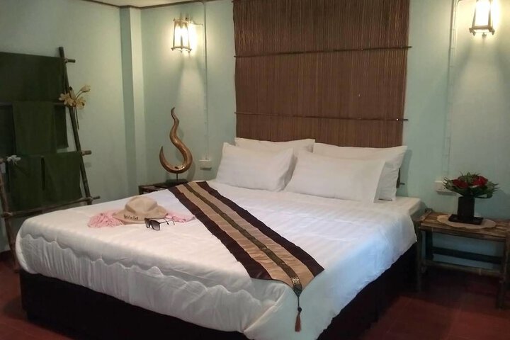 Room 3 of 34