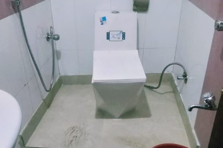Room 9 of 12