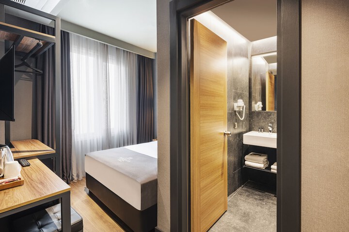 Room 40 of 75