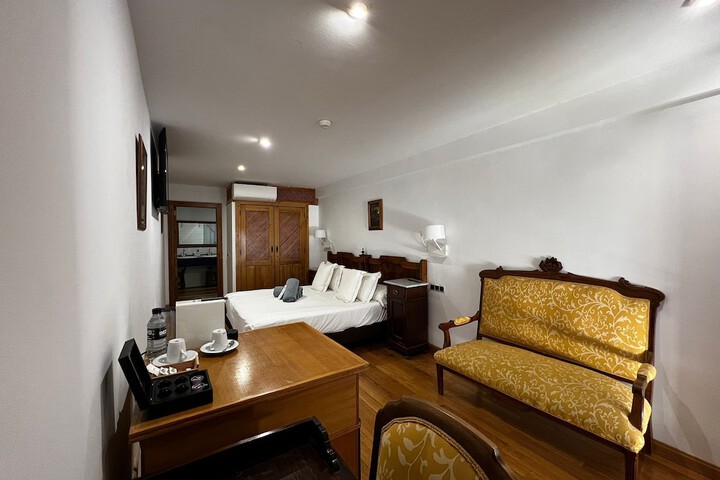 Room 15 of 119