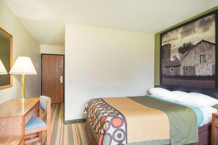 2 Double Beds (5 of 5)