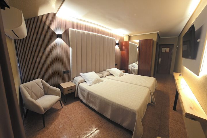 Room 35 of 86