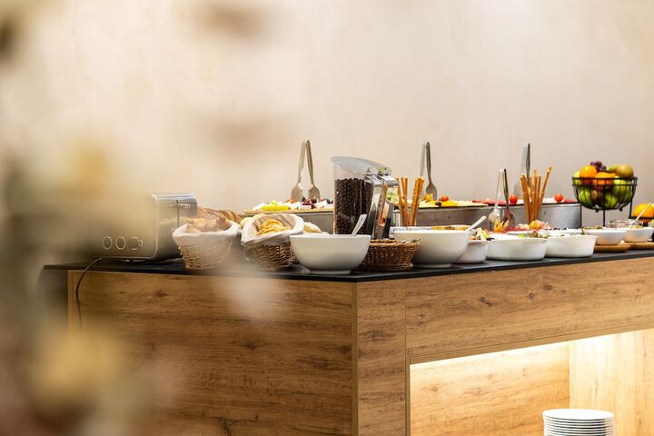 Dining 74 of 112