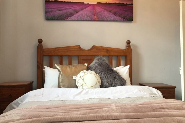 Room 6 of 16