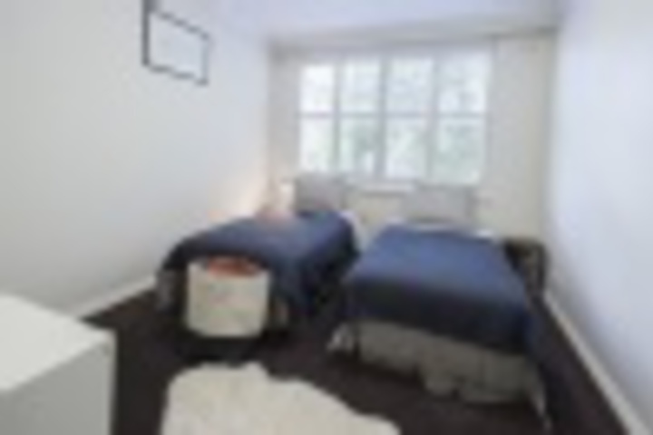 Room 172 of 192