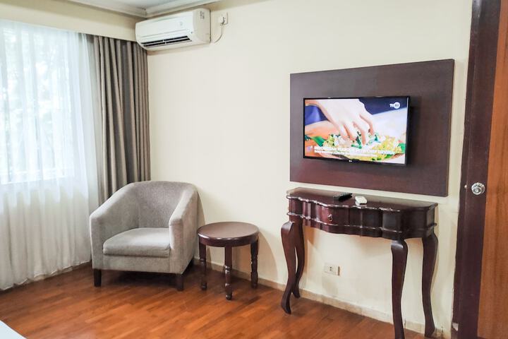 Room 4 of 13