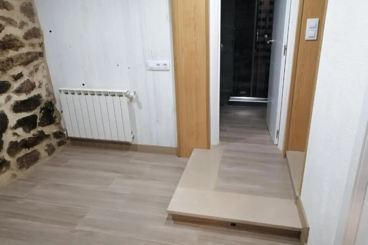 Room 11 of 18