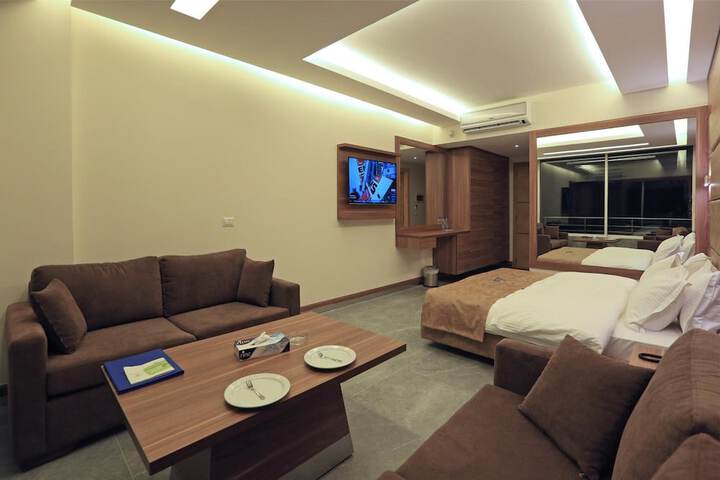 Room 25 of 105