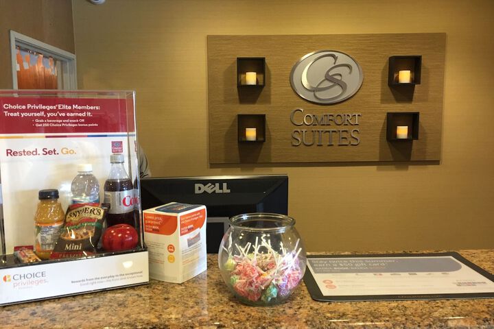 Concierge desk