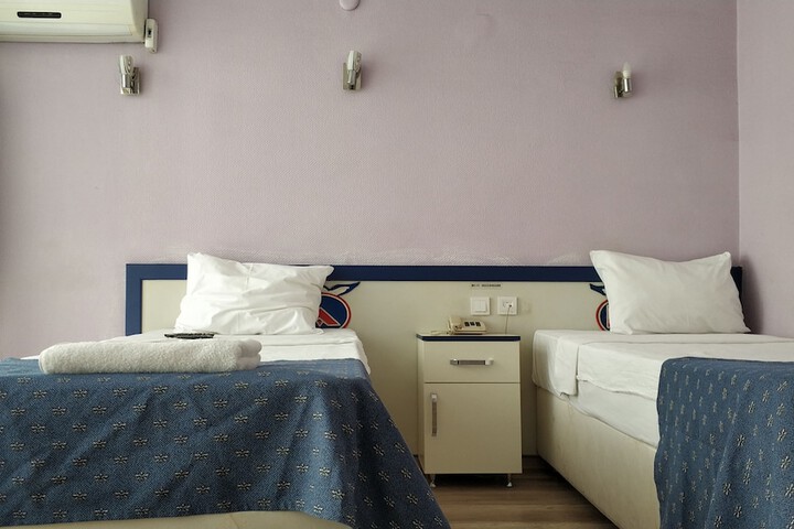 Room 14 of 39