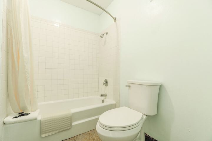 Room 16 of 22