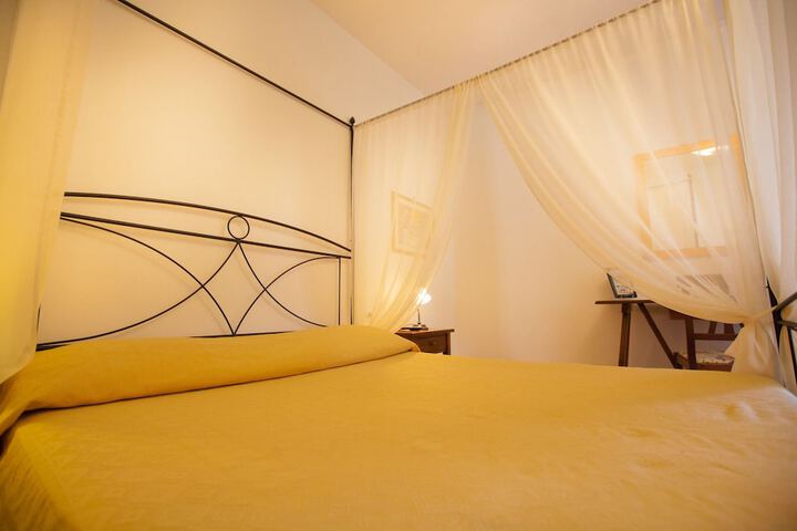 Room 6 of 60