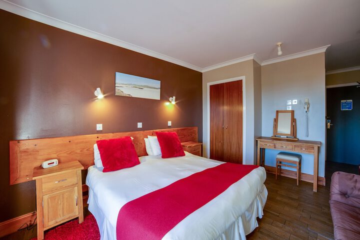 Room 15 of 76