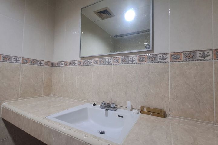 Room 60 of 79