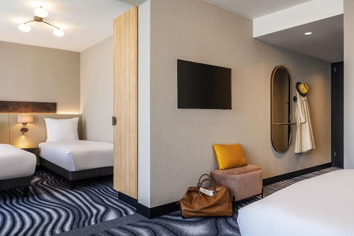 Room 10 of 64