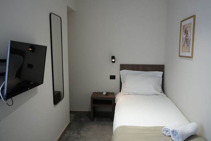 Room 32 of 110