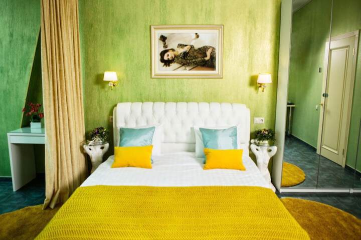Room 20 of 62