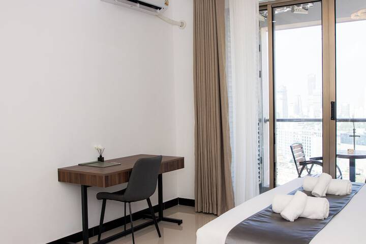 Room 6 of 49