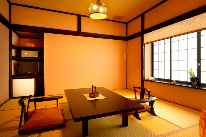 Room 16 of 32