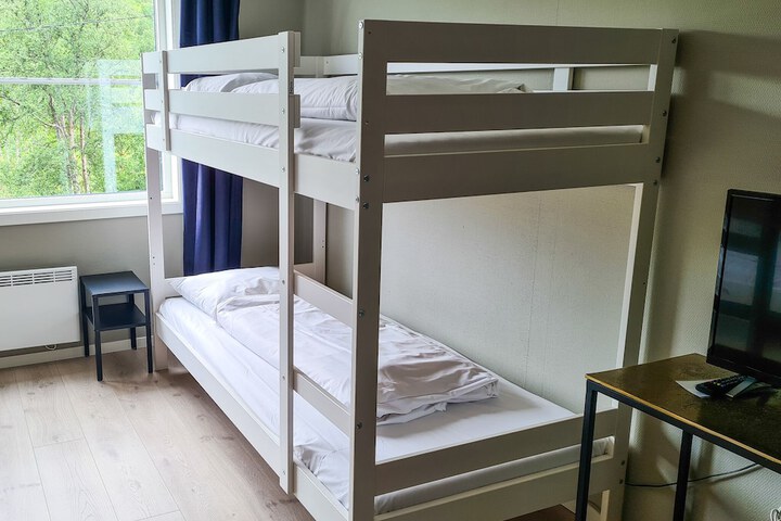 Room 11 of 33