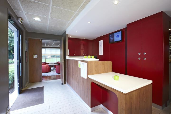 Entrance & Lobby