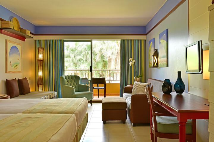 Room 6 of 47