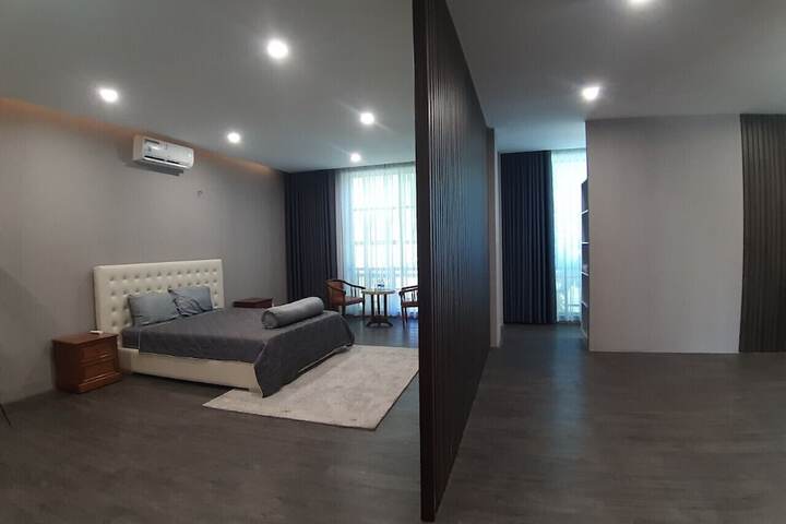 Room 7 of 37