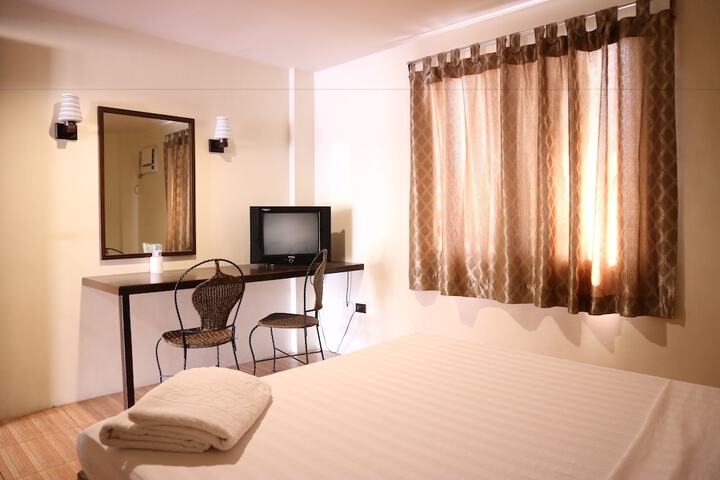 Room 10 of 26
