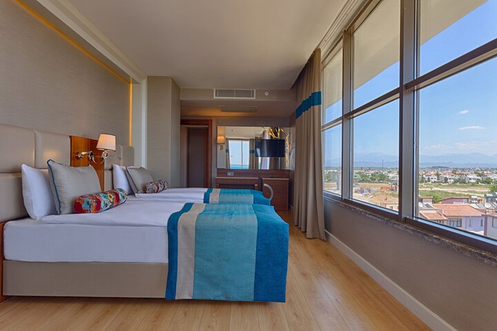 Room 18 of 107