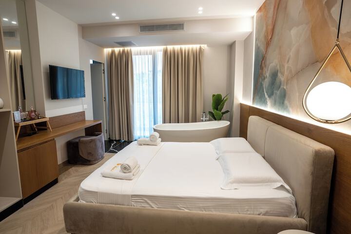 Room 14 of 146