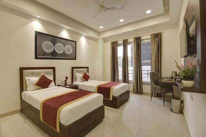 Room 5 of 21