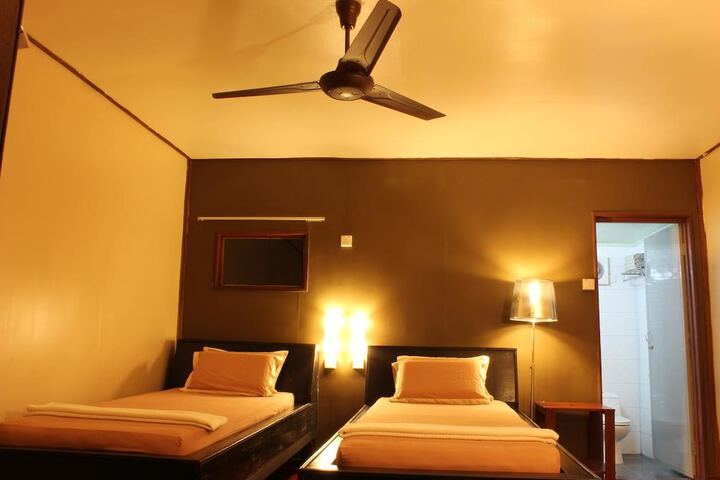 Room 8 of 37