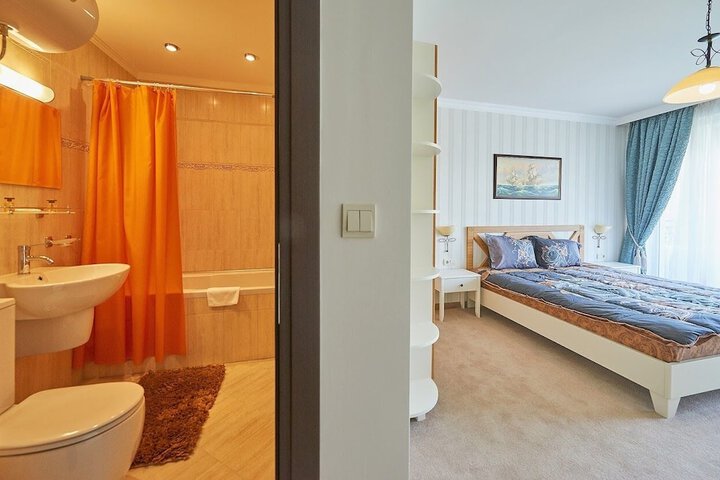 Room 60 of 102