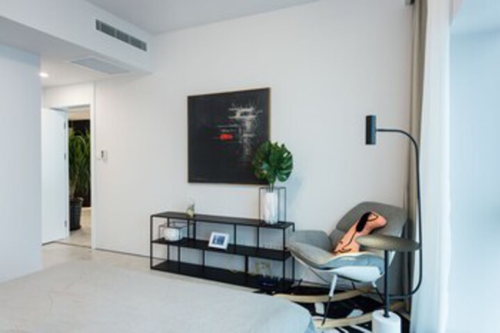 Room 15 of 23