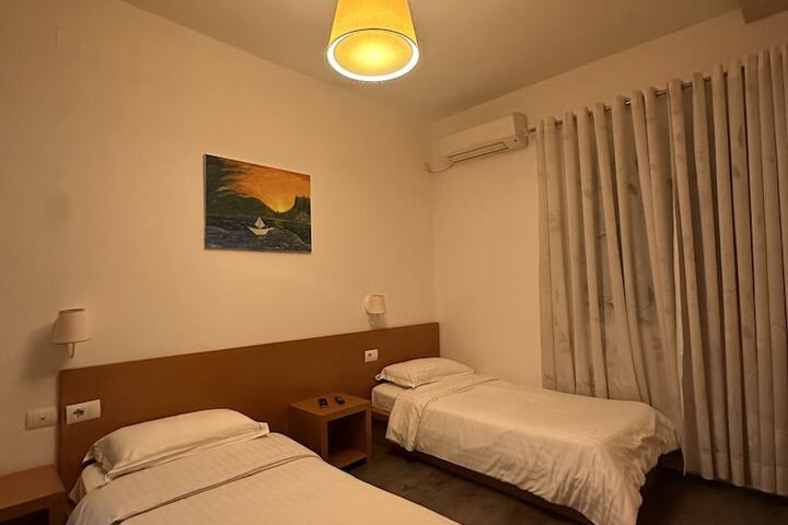 Room 17 of 32