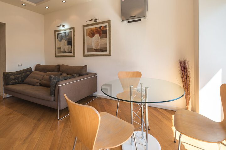 Room 14 of 152