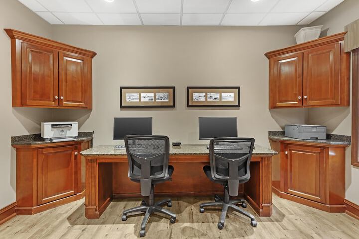 Business Center 49 of 51