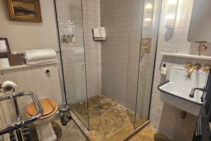 Room 52 of 130