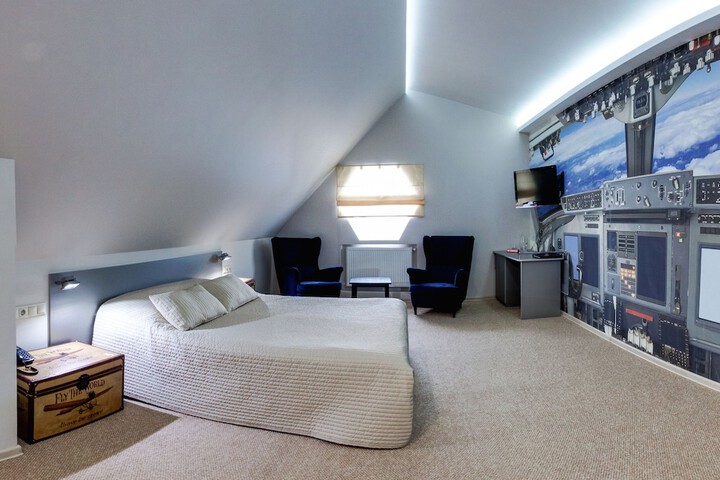 Room 15 of 170