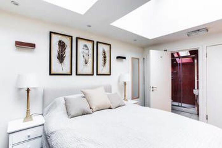 Room 6 of 22