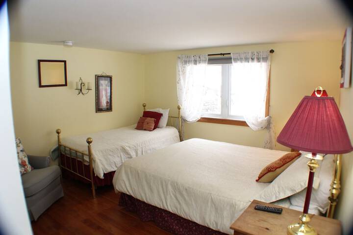 Room 3 of 36