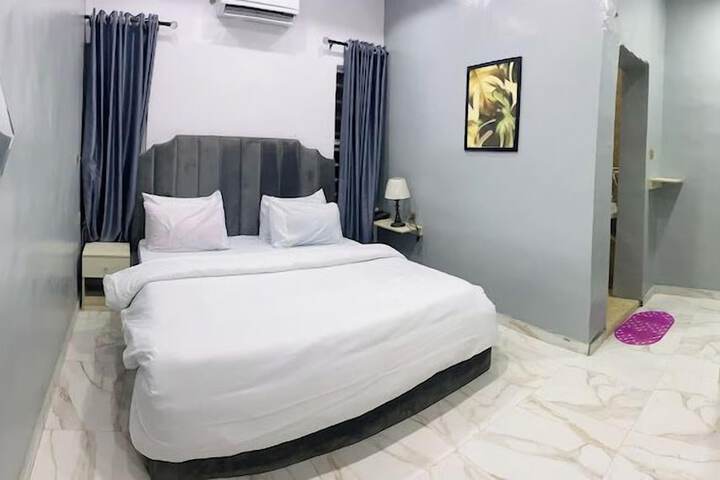 Room 8 of 42