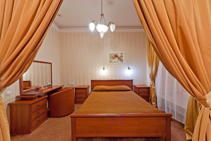 Room 28 of 94