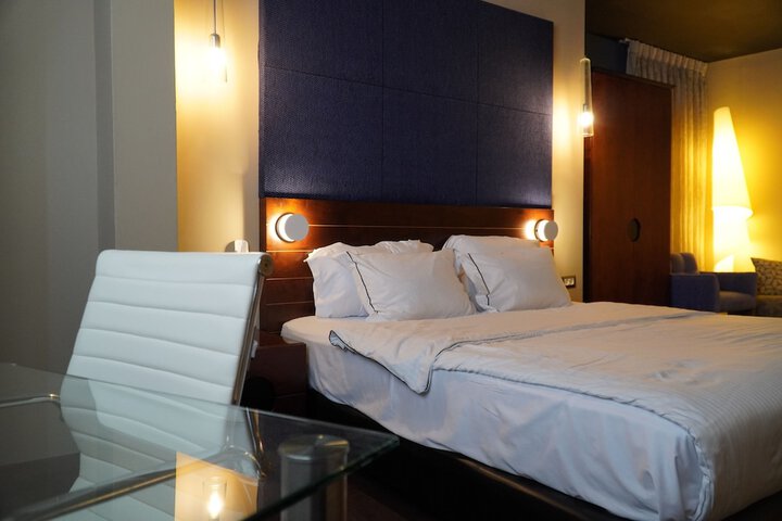 Room 16 of 65