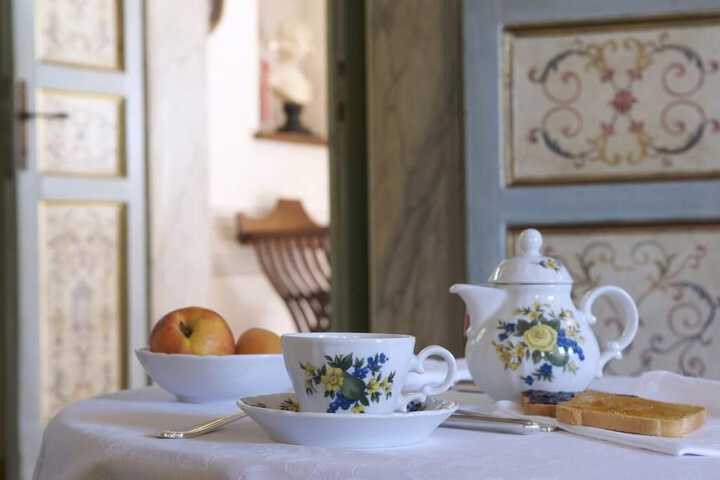 Breakfast/Coffee Service 18 of 35