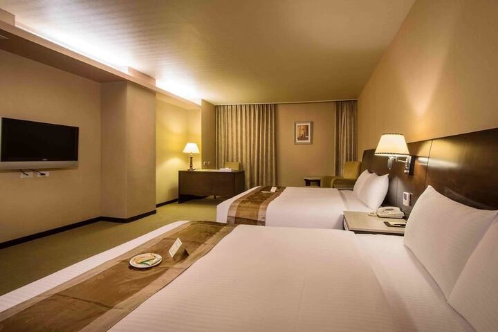 Room 10 of 72